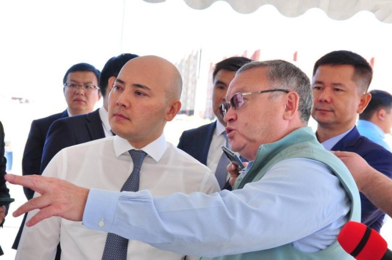 Глава Миннацэкономики осмотрел предприятия и социальные объекты Актюбинской области